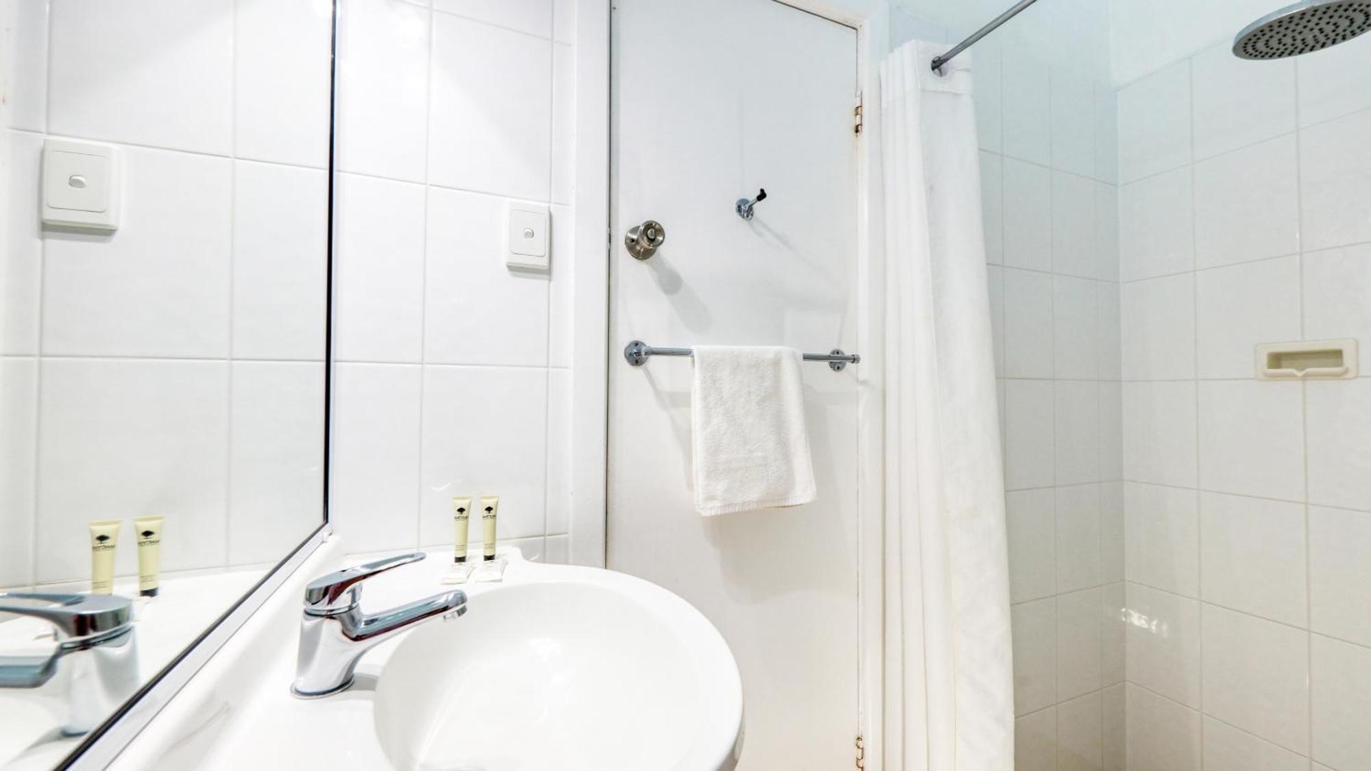 Cbd Gi Motel Глен-Иннес Экстерьер фото