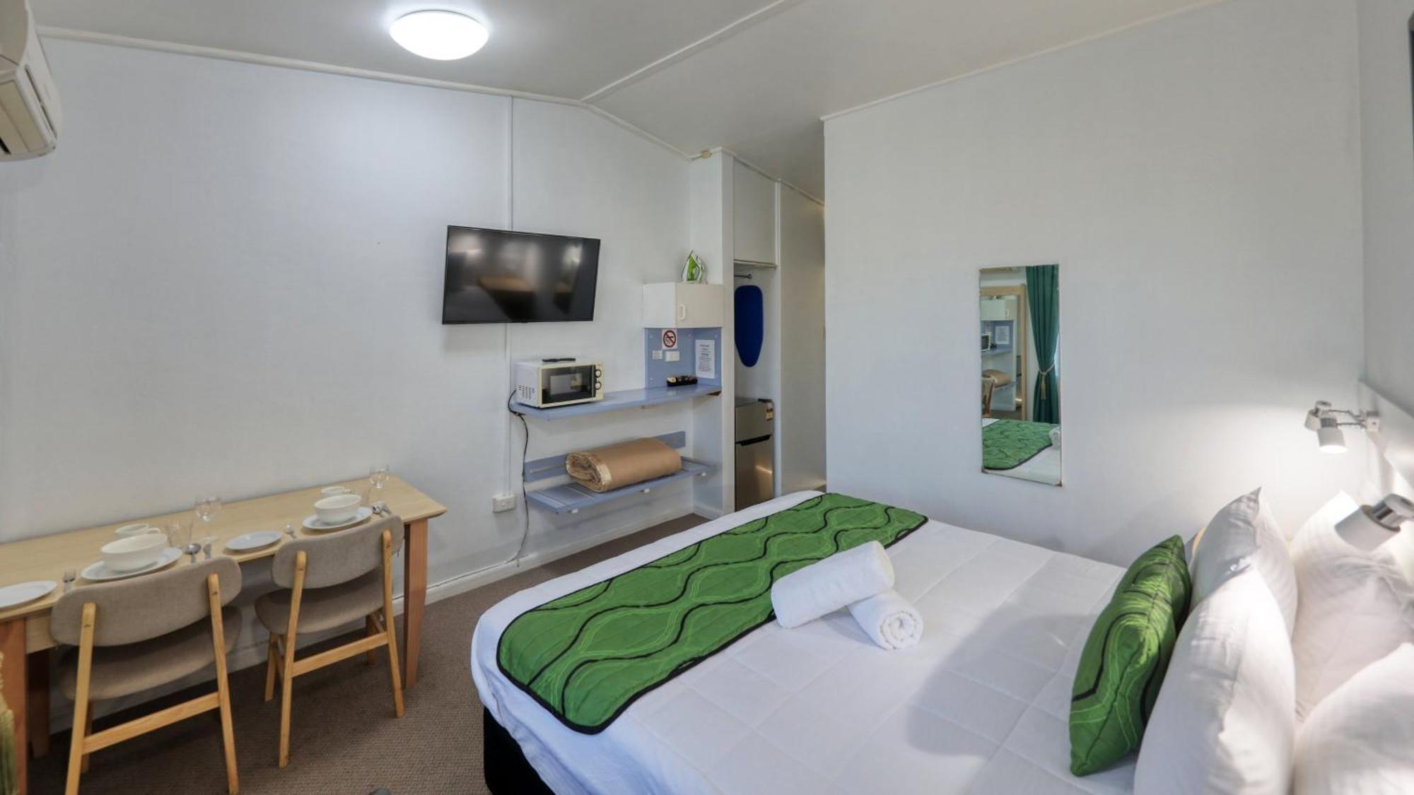 Cbd Gi Motel Глен-Иннес Экстерьер фото