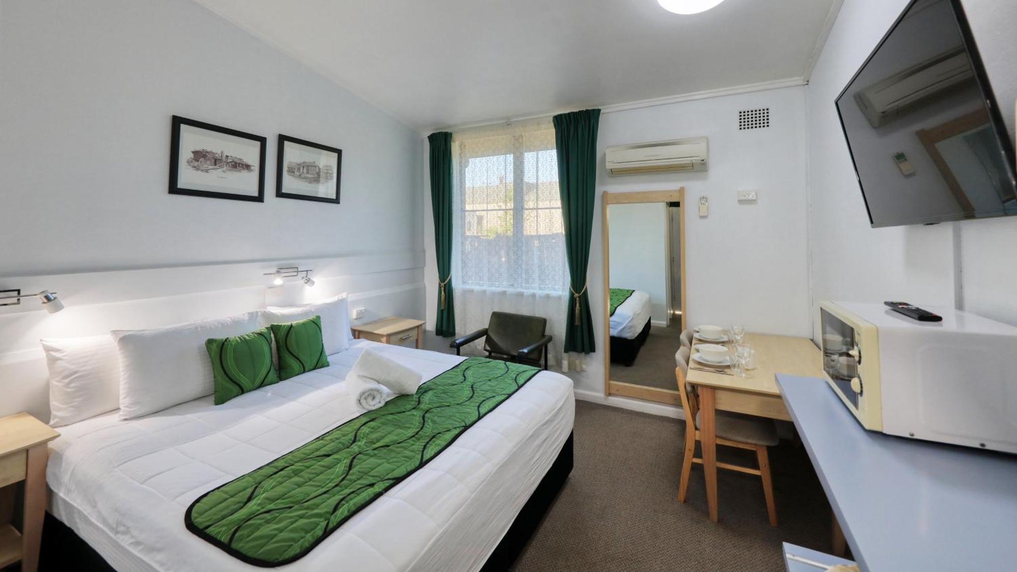 Cbd Gi Motel Глен-Иннес Экстерьер фото