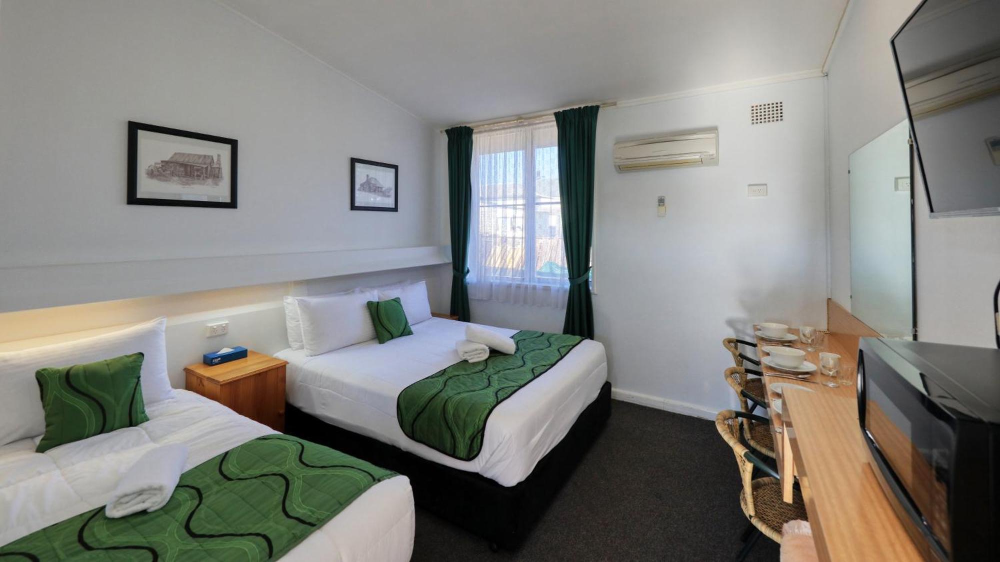 Cbd Gi Motel Глен-Иннес Экстерьер фото