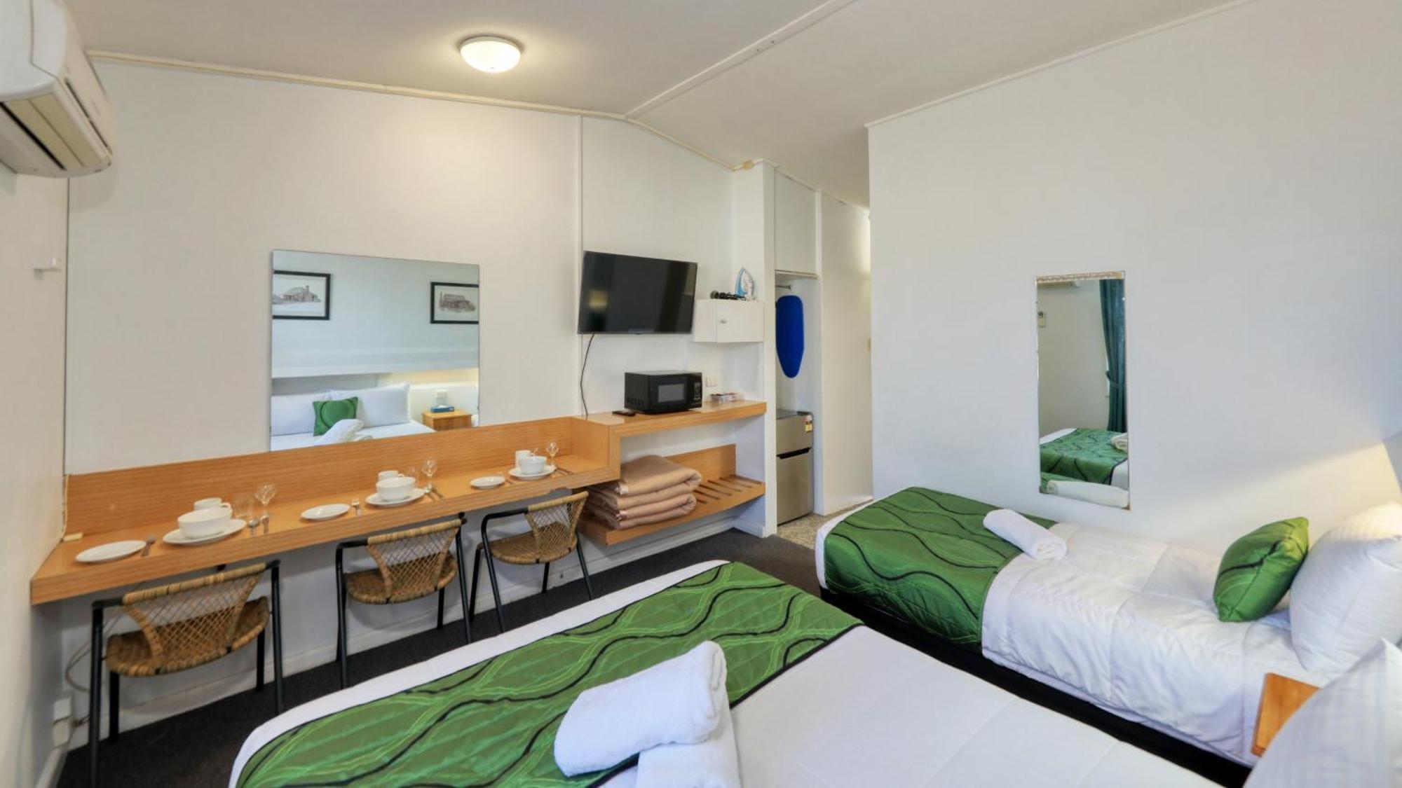 Cbd Gi Motel Глен-Иннес Экстерьер фото