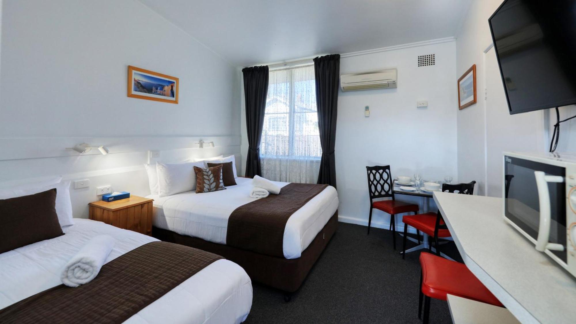 Cbd Gi Motel Глен-Иннес Экстерьер фото